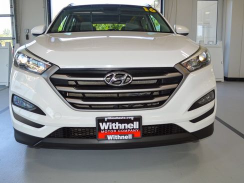Used 2016 Hyundai Tucson SE w/ Option Group 12 AWD/4WD image 2