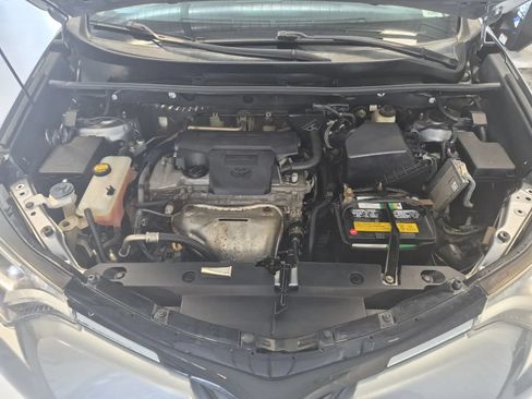 Used 2017 Toyota RAV4 XLE AWD/4WD image 39