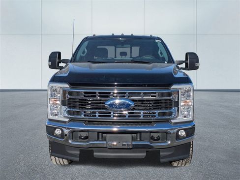 Used 2024 Ford F250 XLT w/ Snow Plow Prep Package image 8