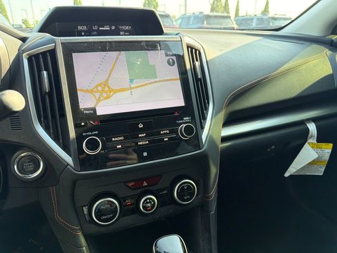Used 2020 Subaru Crosstrek 2.0i Limited w/ Moonroof Package w/Navigation AWD/4WD image 3