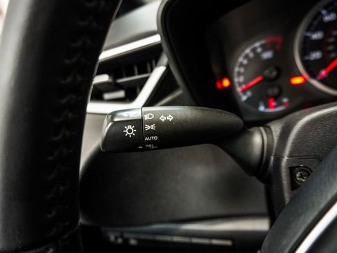 Used 2022 Toyota Corolla SE FWD image 19