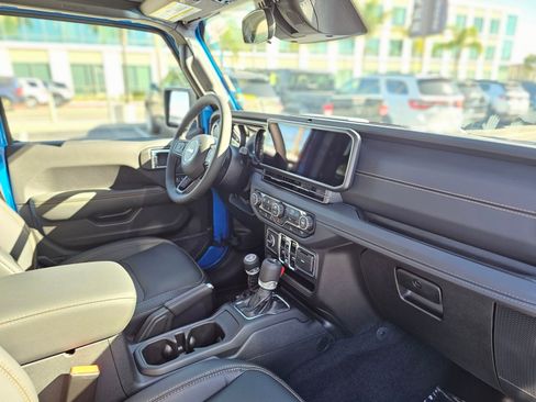 New 2026 Jeep Gladiator Sahara AWD/4WD image 26
