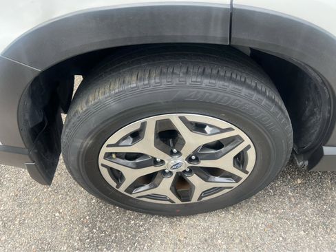 Used 2023 Subaru Forester Premium image 14