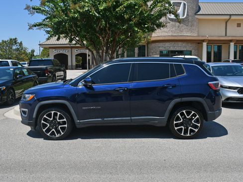 Used 2018 Jeep Compass Limited w/ Navigation Group FWD image 2