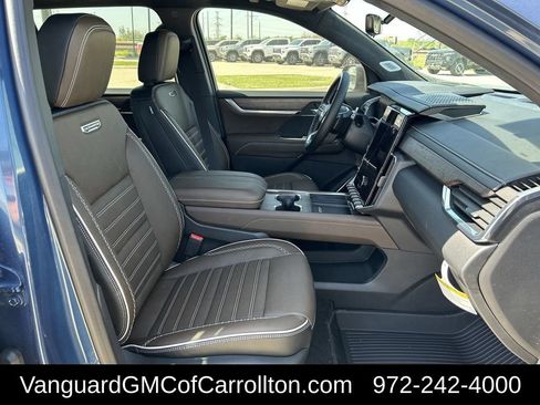 New 2026 GMC Acadia Denali Ultimate w/ LPO, Floor Liner Package AWD/4WD image 23
