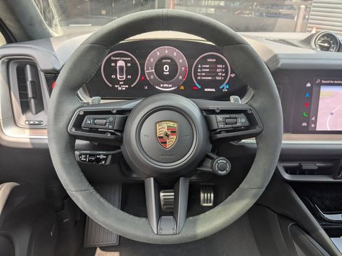 New 2025 Porsche Cayenne GTS image 15