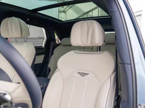 Used 2023 Bentley Bentayga image 9