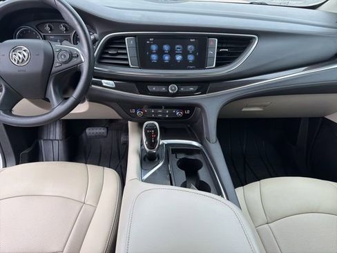 Used 2019 Buick Enclave Essence FWD image 17