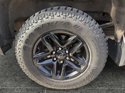 Used 2021 Chevrolet Silverado 1500 LT Trail Boss w/ Convenience Package II AWD/4WD image 14