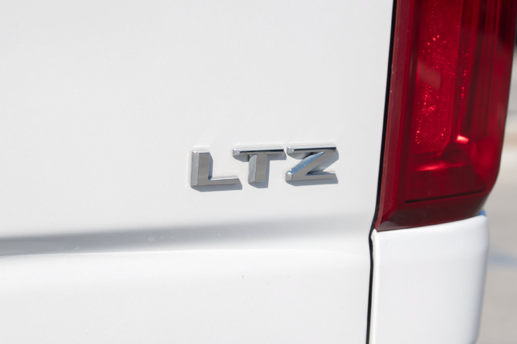 Used 2022 Chevrolet Silverado 2500 LTZ w/ LTZ Convenience Package AWD/4WD image 16