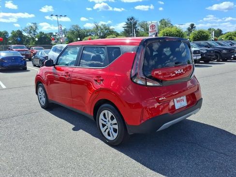 Used 2025 Kia Soul LX FWD image 7