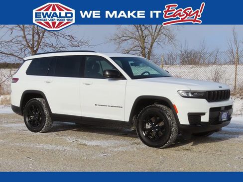 Certified 2025 Jeep Grand Cherokee L Altitude image 1