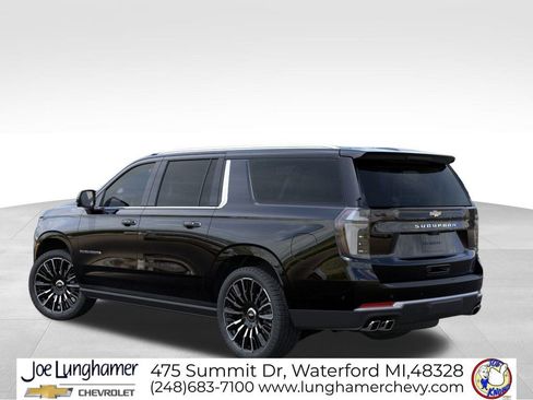 New 2026 Chevrolet Suburban High Country image 3