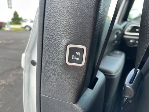 New 2026 Chrysler Pacifica Select image 26