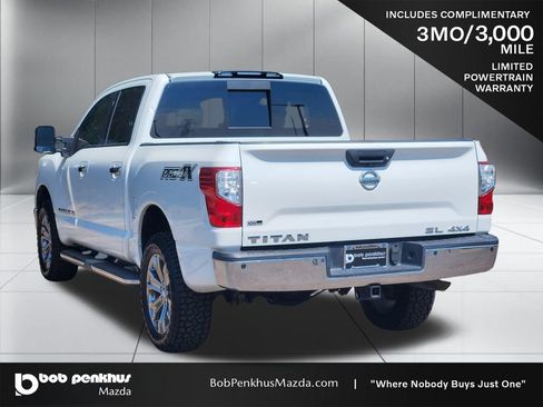 Used 2018 Nissan Titan SL w/ Chrome Package AWD/4WD image 27