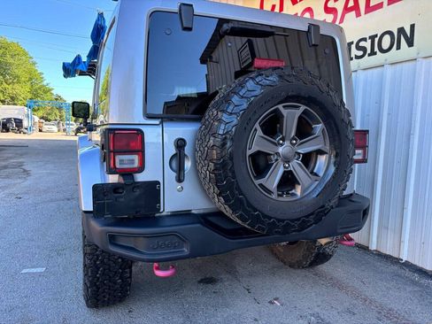Used 2018 Jeep Wrangler Unlimited Rubicon AWD/4WD image 9