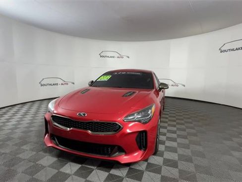 Used 2021 Kia Stinger GT image 3