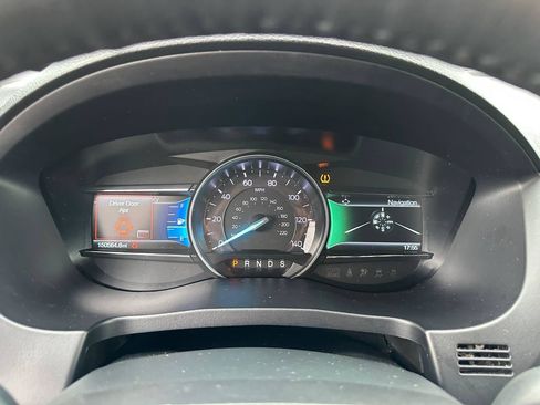 Used 2018 Ford Explorer XLT w/ Equipment Group 202A FWD image 46