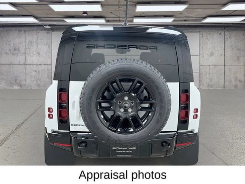 Used 2025 Land Rover Defender 90 X-Dynamic SE AWD/4WD image 10