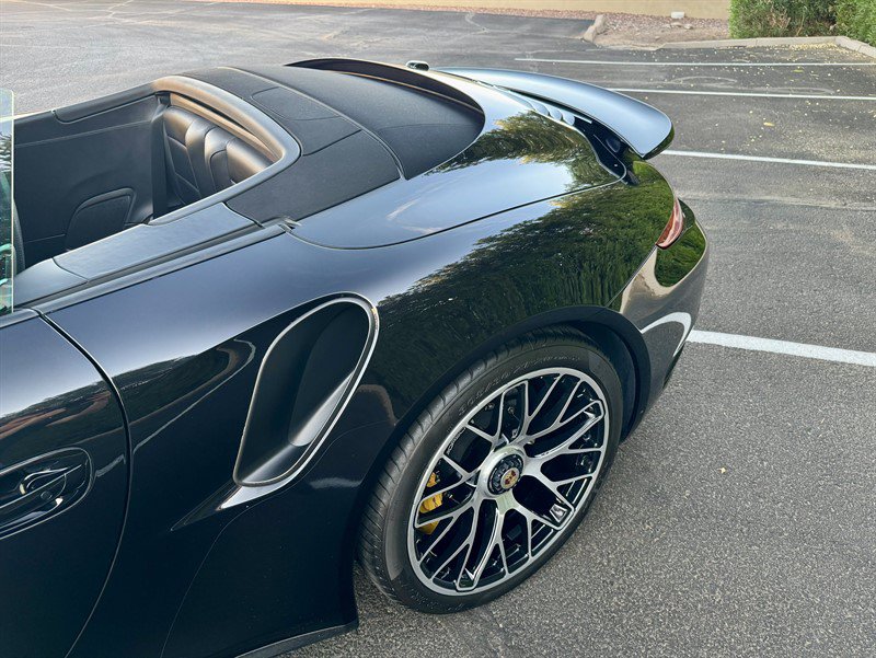 Used 2015 Porsche 911 Turbo S w/ High-end Infotainment Package AWD/4WD image 38