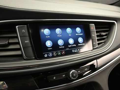 Used 2024 Buick Enclave Premium image 21