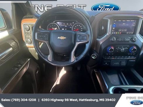 Used 2022 Chevrolet Silverado 1500 High Country w/ Technology Package image 5
