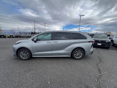 Used 2021 Toyota Sienna XLE