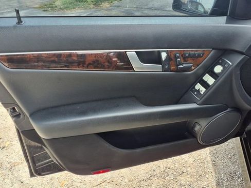 Used 2014 Mercedes-Benz C 250 Luxury image 13
