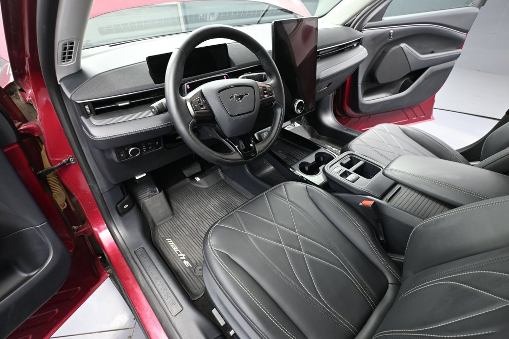 Used 2025 Ford Mustang Mach-E Select w/ Interior Protection Package AWD/4WD image 17