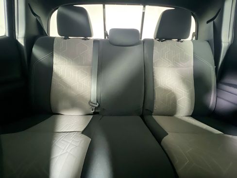 Used 2023 Toyota Tacoma TRD Off-Road image 33