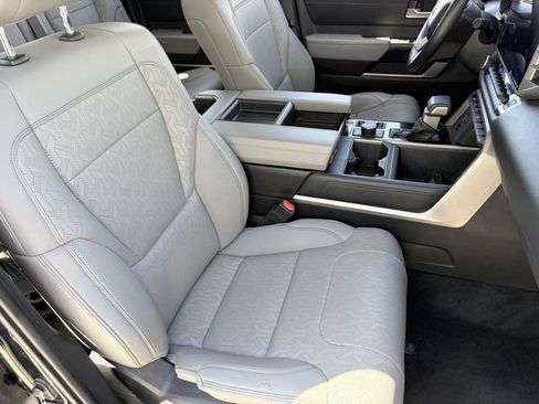 Used 2022 Toyota Tundra Limited AWD/4WD image 19