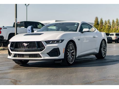 Used 2024 Ford Mustang GT Premium image 2