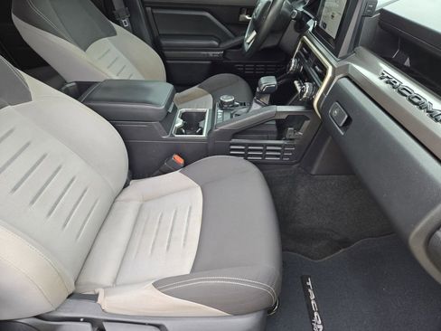 Used 2024 Toyota Tacoma TRD Sport AWD/4WD image 15