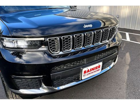 Used 2024 Jeep Grand Cherokee L Limited w/ Luxury Tech Group II image 31