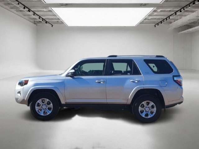 Used 2023 Toyota 4Runner SR5 AWD/4WD image 2
