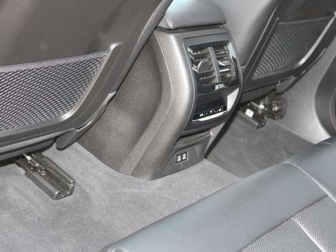 Used 2025 BMW X4 xDrive30i AWD/4WD image 38