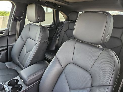 Certified 2026 Porsche Macan image 6