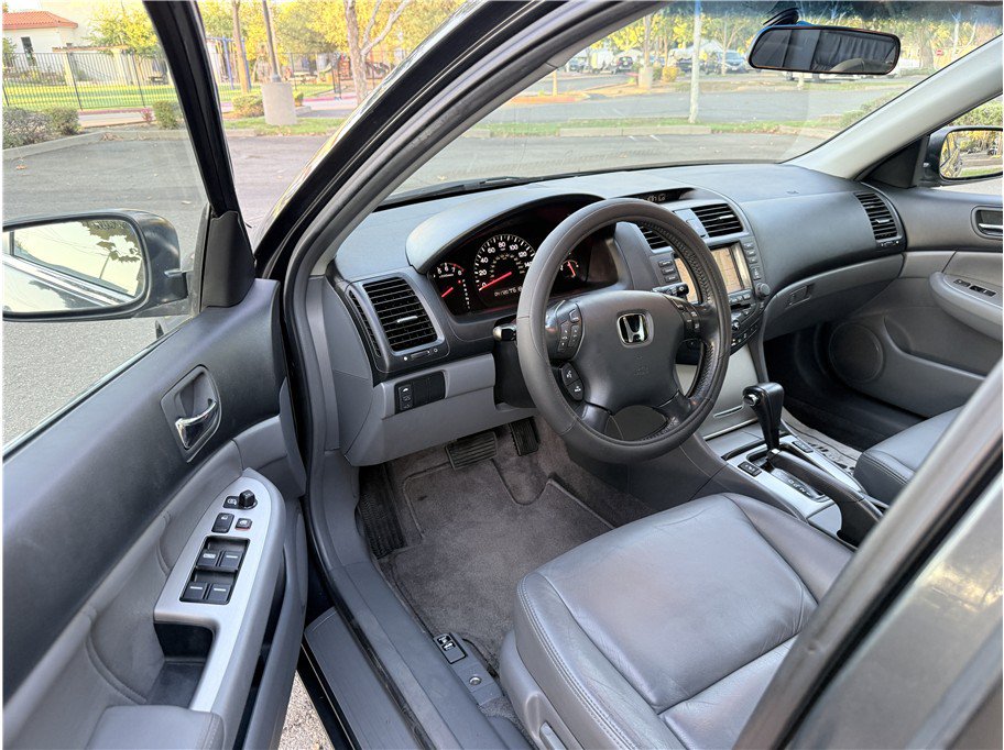 Used 2003 Honda Accord EX image 9