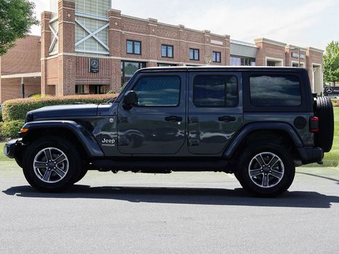 Used 2022 Jeep Wrangler Unlimited Sahara w/ LED Lighting Group AWD/4WD image 8