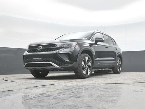 Used 2024 Volkswagen Taos SE AWD/4WD image 26
