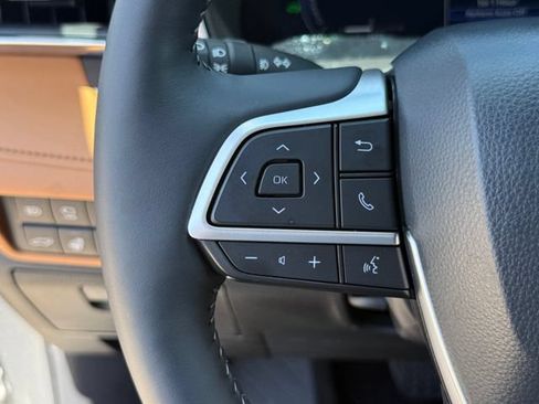 Used 2026 Toyota Highlander Platinum AWD/4WD image 15