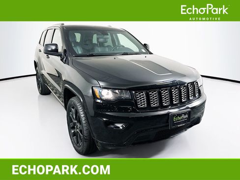 Used 2021 Jeep Grand Cherokee Laredo X AWD/4WD image 1