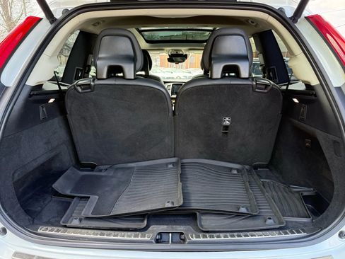Used 2022 Volvo XC90 T6 Momentum w/ Climate Package image 30