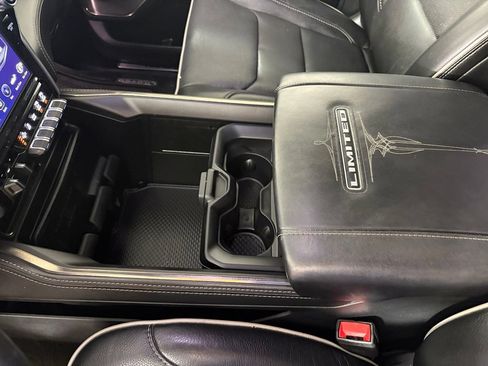 Used 2020 RAM 1500 Limited w/ Black Appearance Package AWD/4WD image 31