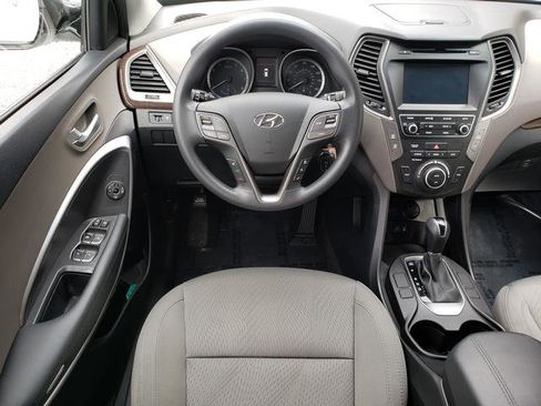 Used 2017 Hyundai Santa Fe Sport image 15
