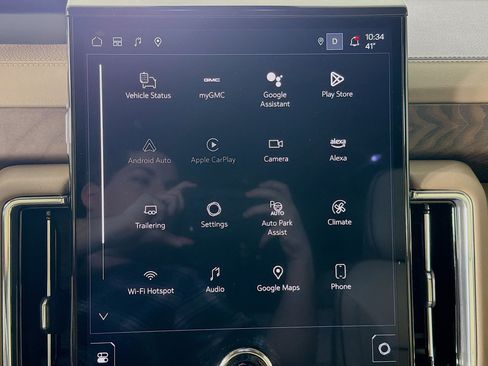 Used 2025 GMC Yukon Denali w/ Denali Reserve Package image 16