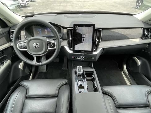 Used 2025 Volvo XC90 B5 Ultra AWD/4WD image 13