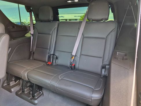 Used 2024 GMC Yukon Denali w/ Advanced Technology Package AWD/4WD image 24