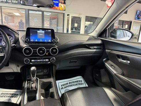 Used 2025 Nissan Sentra SR w/ SR Premium Package image 26