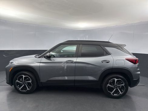 Used 2021 Chevrolet TrailBlazer RS w/ Sun and Liftgate Package FWD image 2